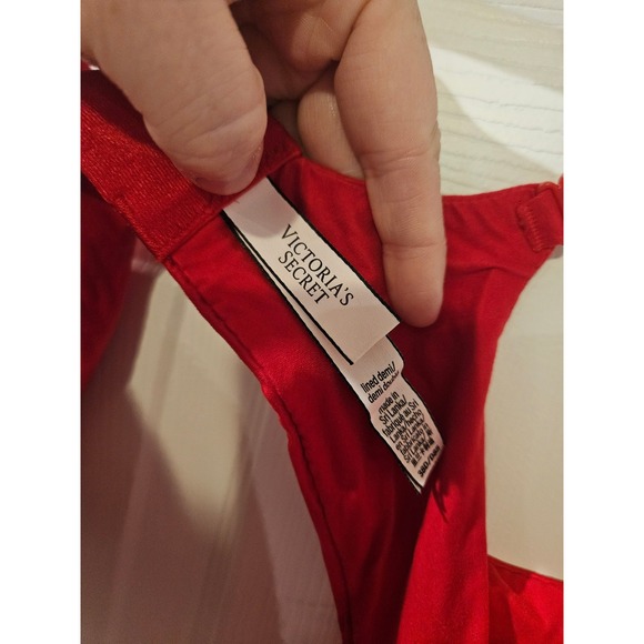 Victoria's Secret Body By Victoria Lined Demi Bra Red Lace Logo Straps 38D - Picture 4 of 7